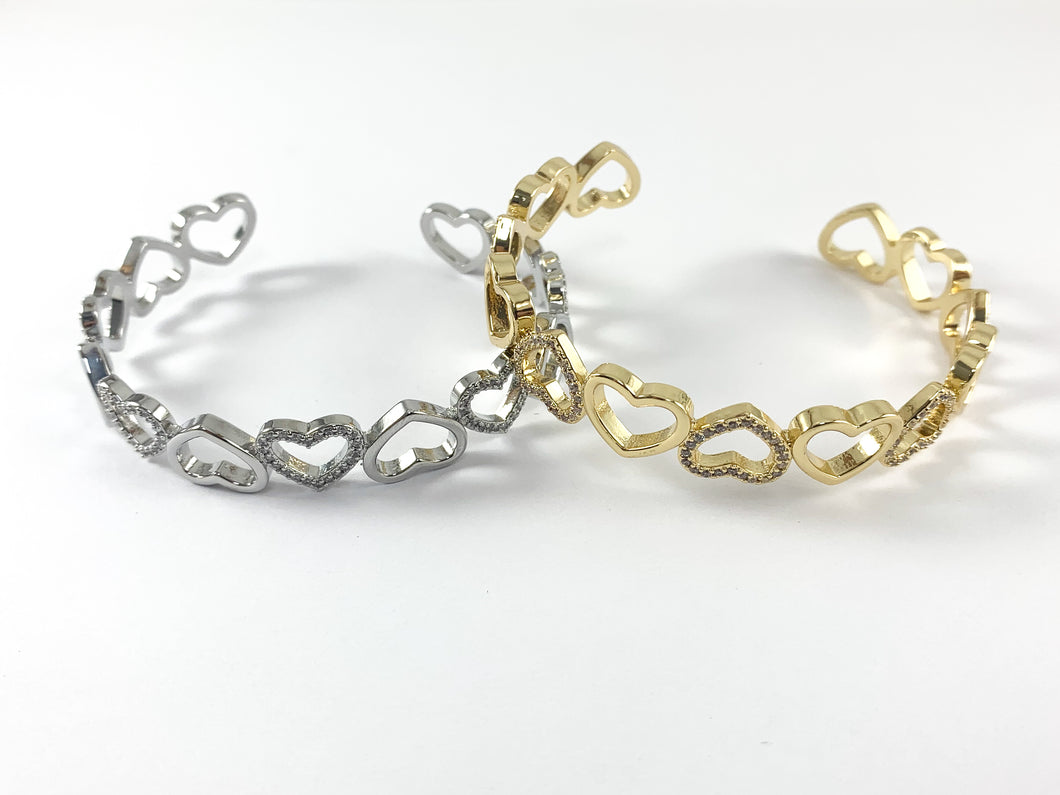 Brazalete con forma de corazón pavimentado con circonita cúbica de cobre chapado en oro real/platino de 18 quilates