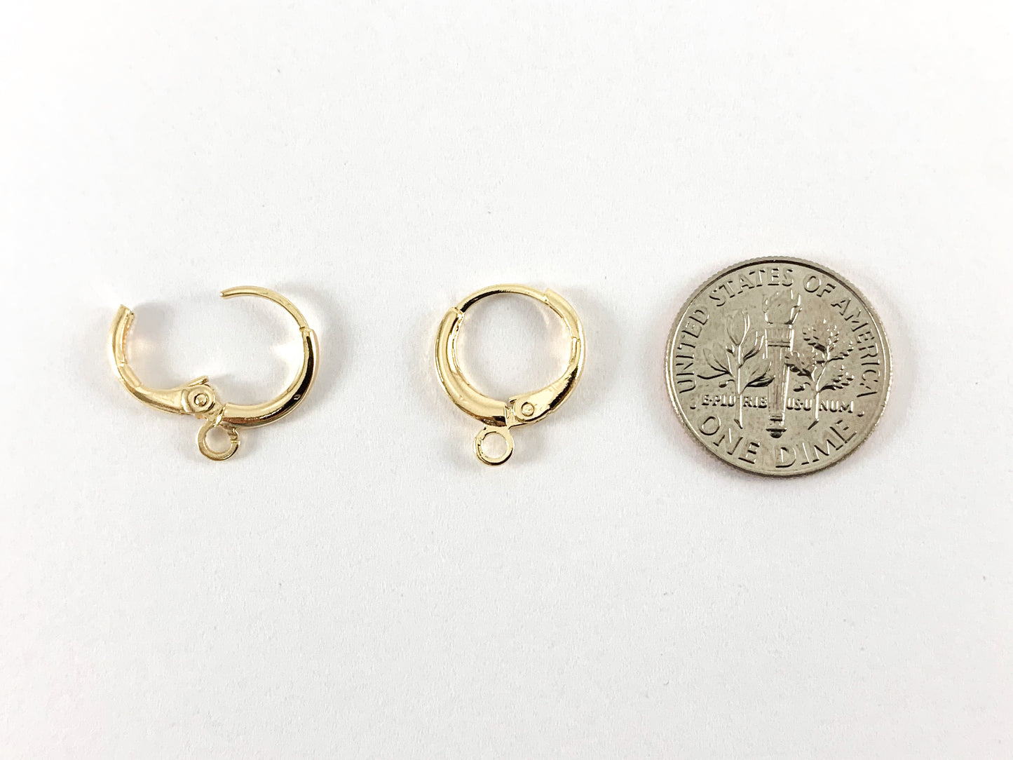 Componente Huggies de aretes lisos circulares chapados en oro real de 18 quilates, 6 pares