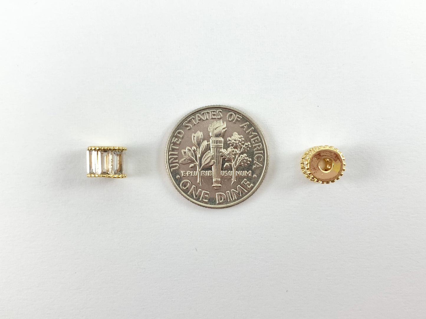 Cuentas espaciadoras de baguette | Micro CZ chapado en oro real de 18 quilates pavimenta pequeñas cuentas espaciales de barril sobre latón para la fabricación de joyas, 8 piezas