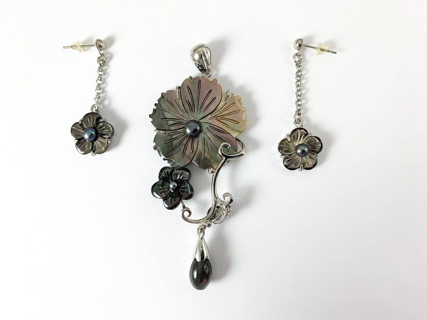 Flower Shell Pendant & Earrings with Freshwater Pearls