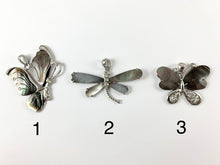 Cargar imagen en el visor de la galería, Colgante de diamantes de imitación de mariposa grande, concha de labio negro Natural, joyería de primavera y verano
