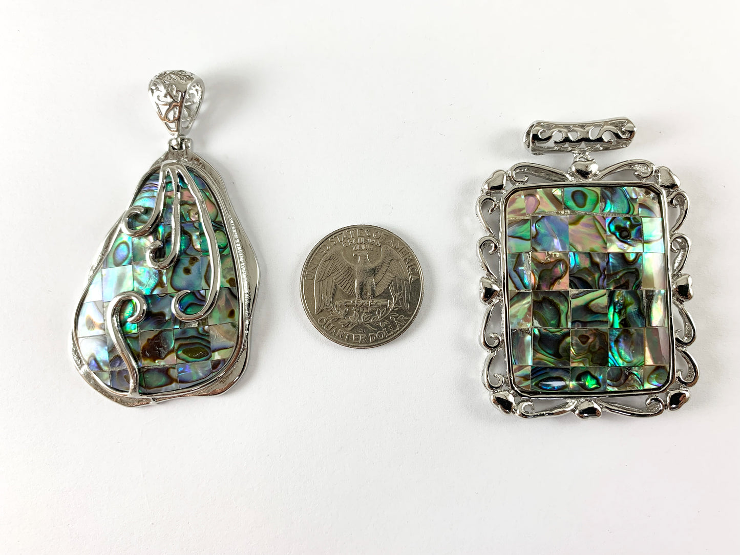 Colgante en forma de lágrima rectangular ovalada grande de abulón con joyería de playa de alambre de plata de filigrana