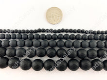 Cargar imagen en el visor de la galería, Cuentas de piedras preciosas curativas naturales facetadas redondas de ónix negro sólido mate para pulseras de hombres y mujeres de 4 a 12 mm disponibles alrededor de 14 a 15 pulgadas
