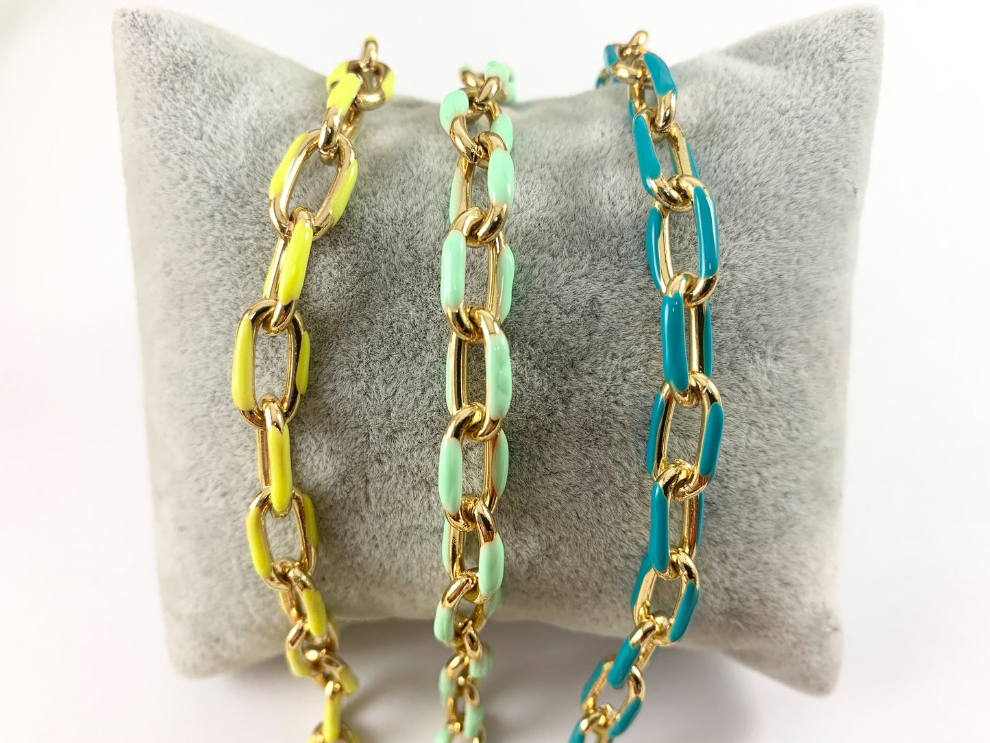 Cadena de eslabones ovalados coloridos y gruesos de cobre chapado en oro de 18 quilates y esmalte, fabricación/diseños de joyas de verano