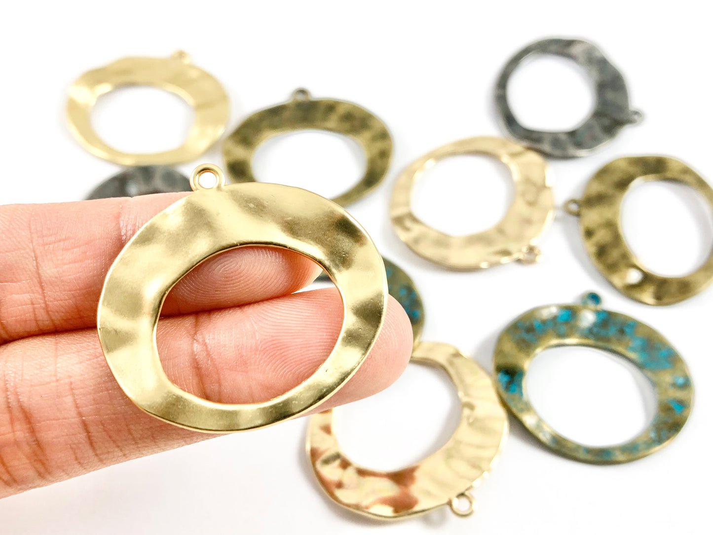 32x26mm Pewter Wavy Cut Out Oval Pendants Bulk Order in Matte Gold, Gold, Silver, Brass, Gunmetal and Patina