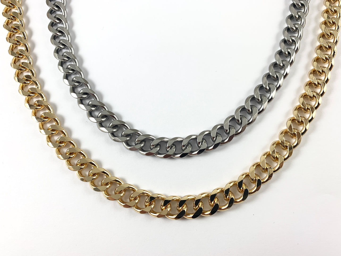 Cadena de eslabones gruesos chapada en oro/platino real en color oro brillante y plata mate