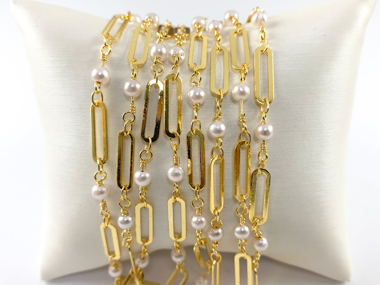 Cadena estilo clip de latón bañada en oro de 18 quilates con perlas de imitación Cadena de una sola capa de Spool