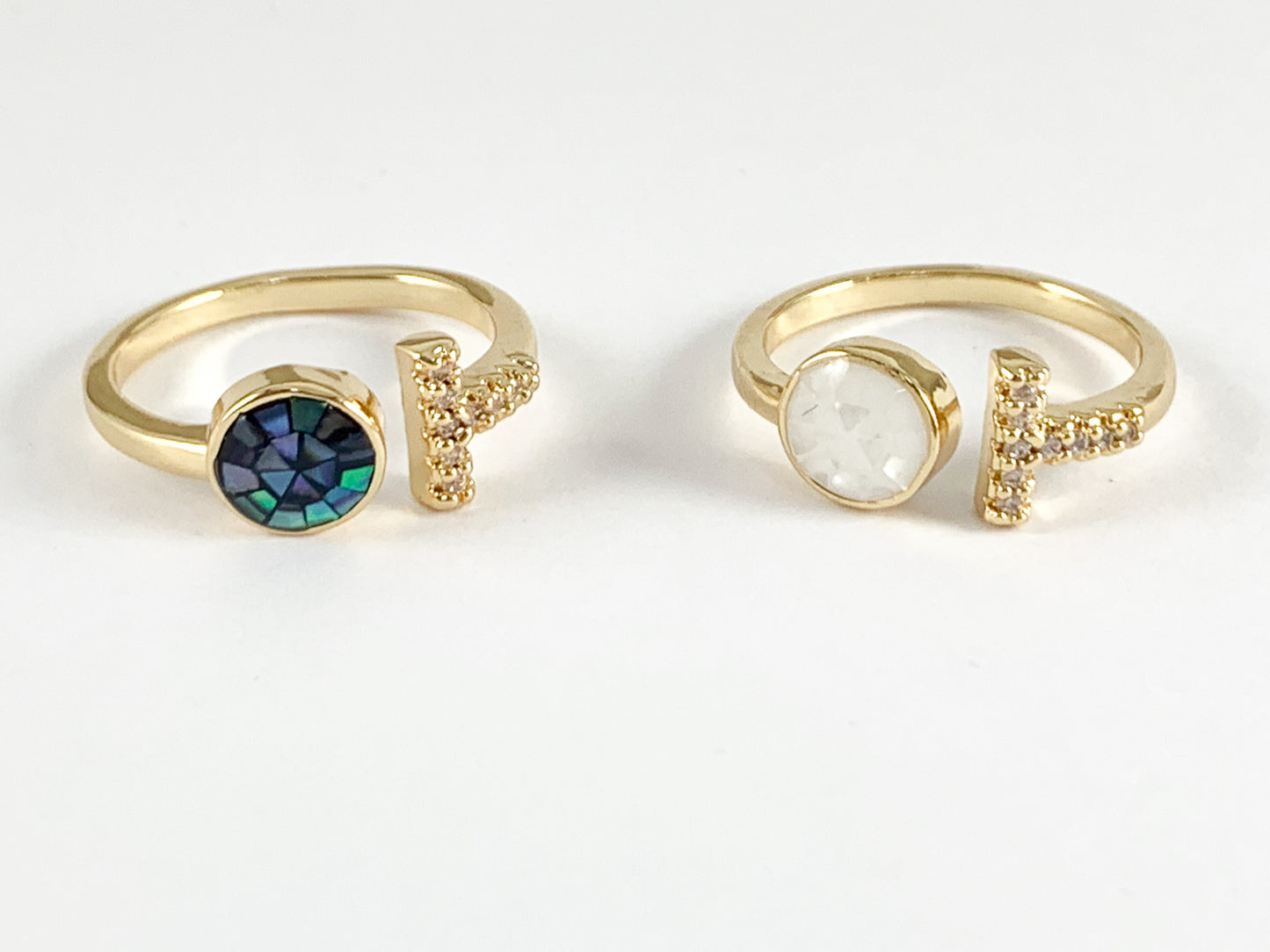 Anillo frontal abierto ajustable de concha blanca rosada en forma de T de concha de abulón en cobre chapado en oro real de 18 quilates, 5 piezas