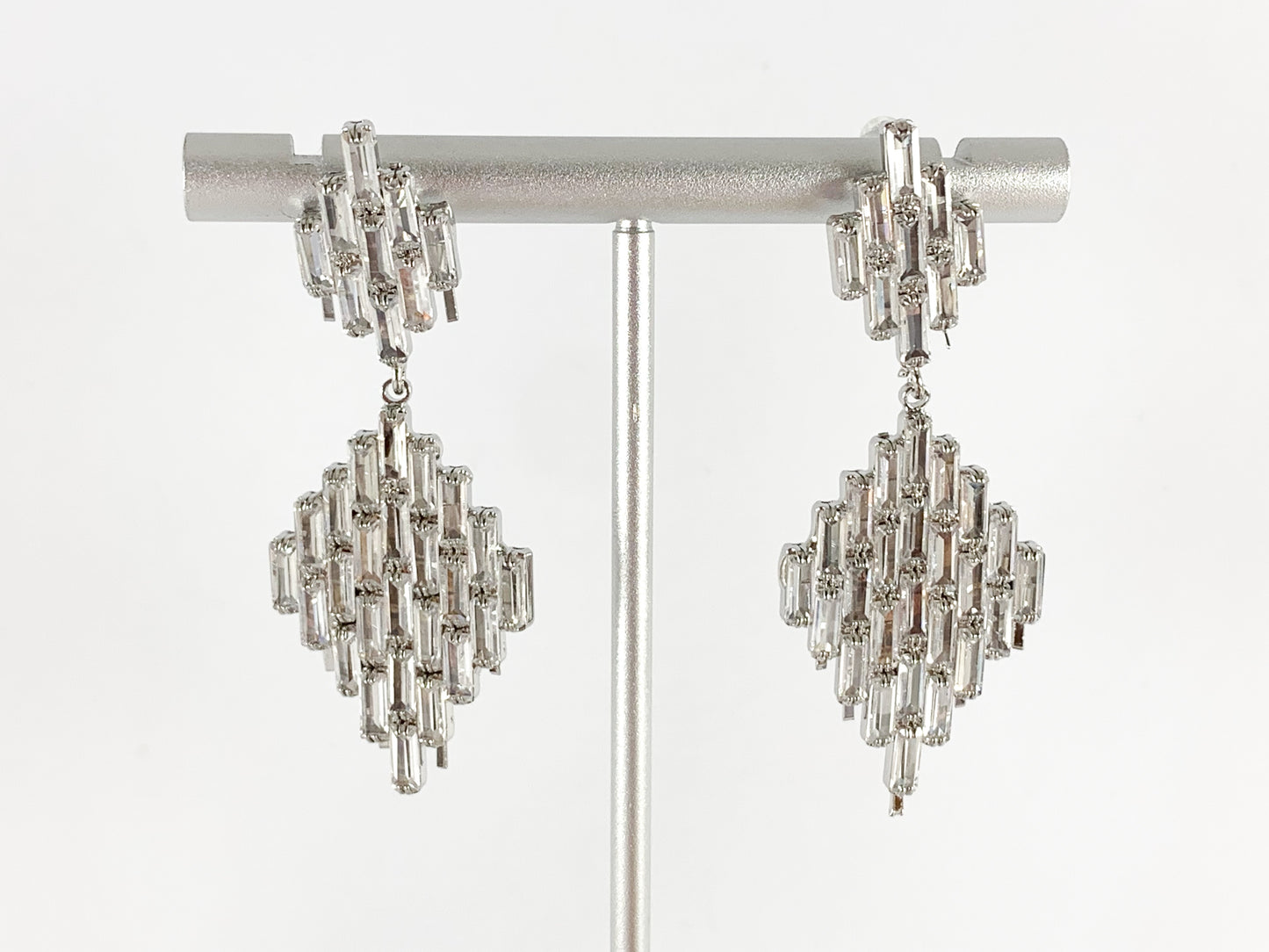 Pendientes llamativos Pendientes con forma de diamante baguette brillante en oro real de 18 quilates o chapado en plata sobre cobre 1 par