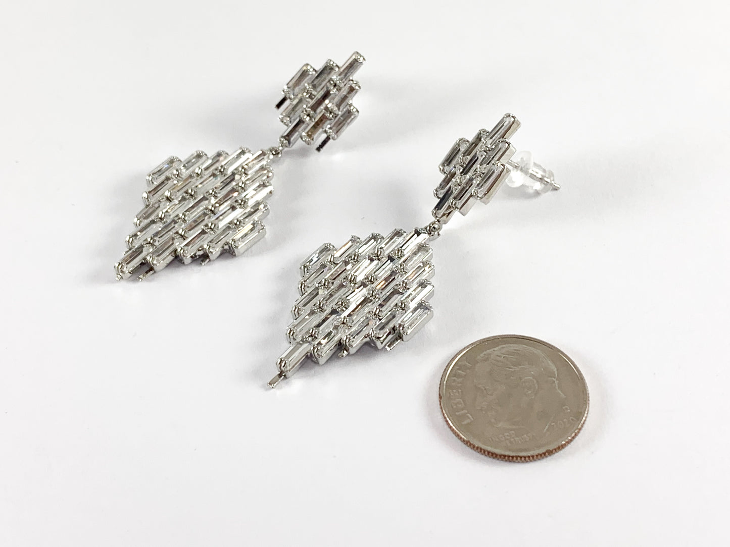 Pendientes llamativos Pendientes con forma de diamante baguette brillante en oro real de 18 quilates o chapado en plata sobre cobre 1 par