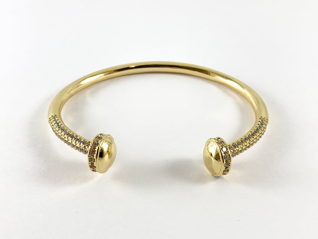 Brazalete pavé de circonita cúbica de cobre chapado en oro real/platino de 18 quilates con extremos de rondelle, puños/brazaletes