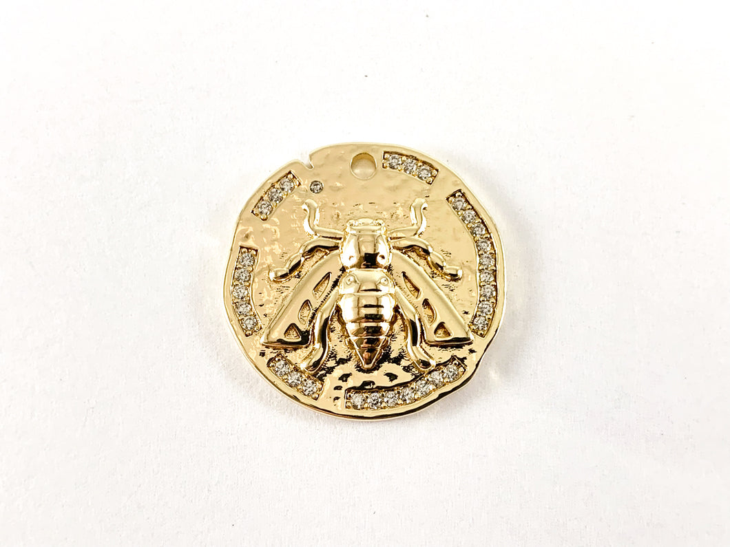 Colgante de moneda de abeja pavimentada con Micro CZ chapado en oro real de 18 quilates sobre cobre, 6 piezas