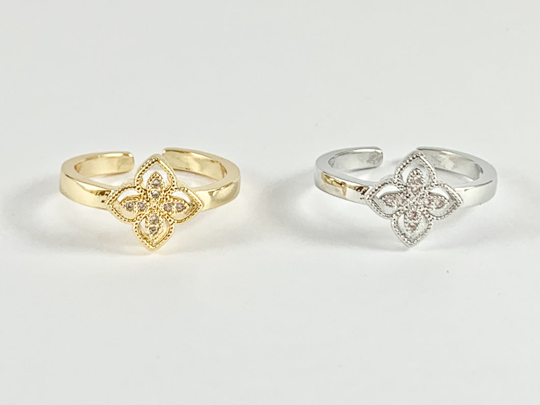 Four Leaf Clover Rings in CZ Pave Rhinestones 18K Gold or Silver plated over Copper 4 pcs