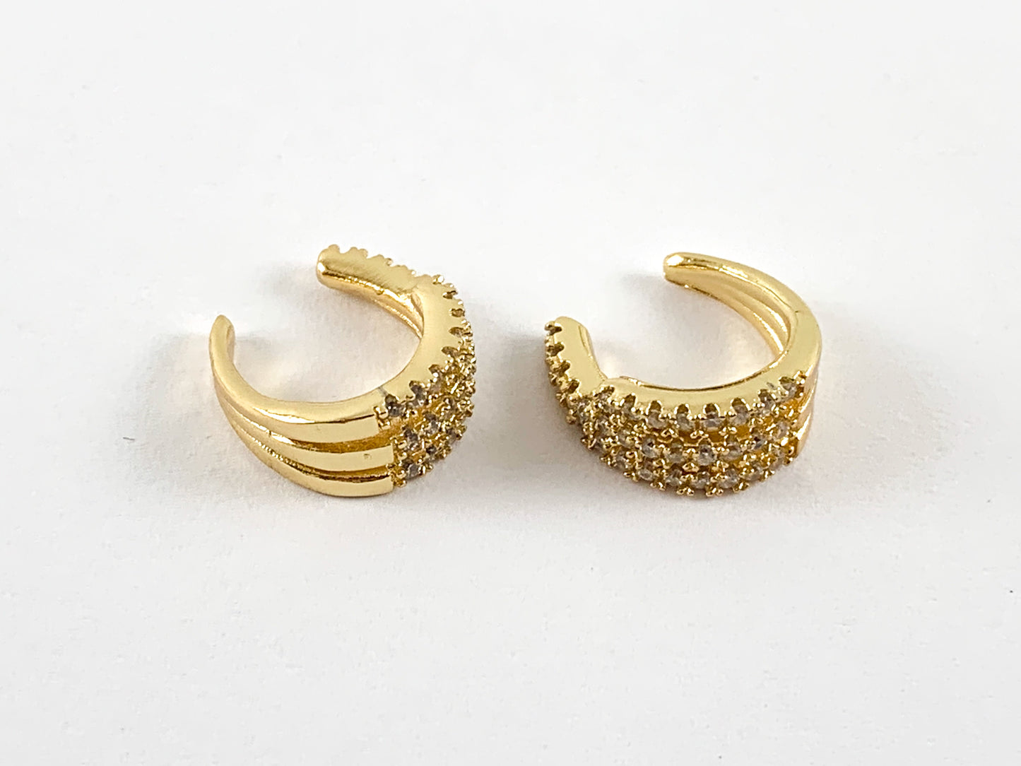 Orejeras de triple banda pavimentadas con circonita cúbica de cobre chapado en oro real de 18 quilates (¡sin perforación!) 6 piezas