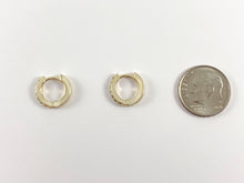 Cargar imagen en el visor de la galería, Pendientes Huggies de aro con micro circonita cúbica de oro real de 18 quilates, 12 mm, 5 pares
