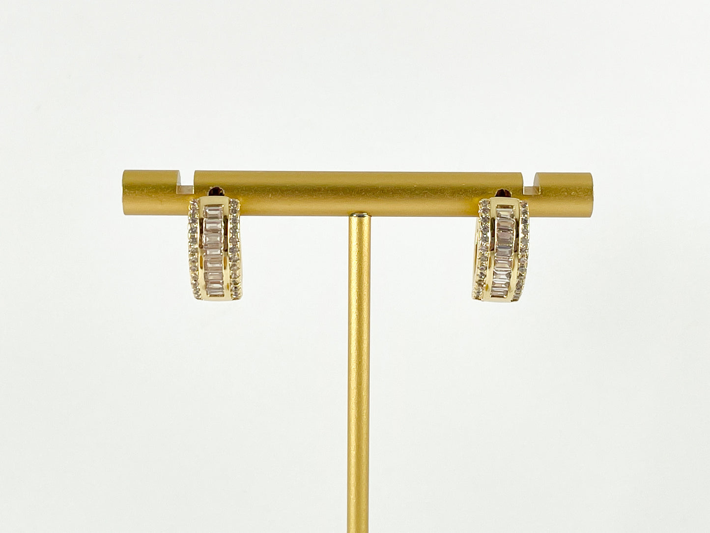Pendientes de aro Huggies con micro pavé de circonita baguette de 18 quilates en oro real/plata 3 pares