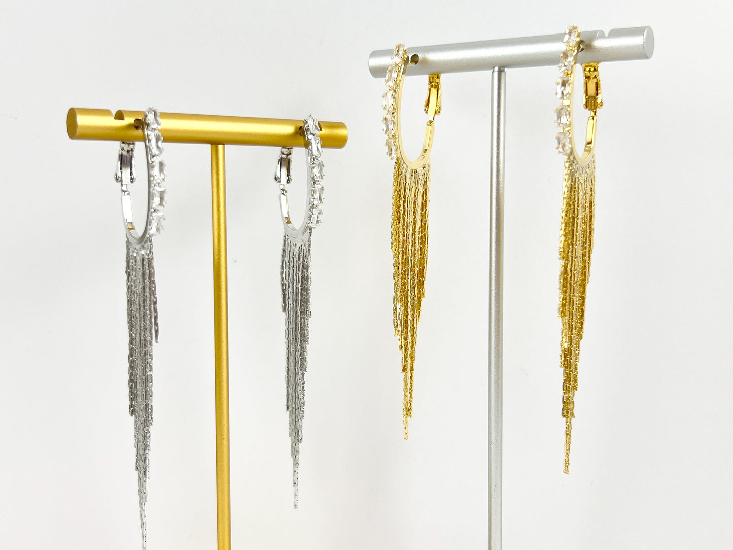 Pendientes de borla pavimentados con circonitas cúbicas llamativas en oro de 18 quilates o chapados en plata sobre cobre, 1 par