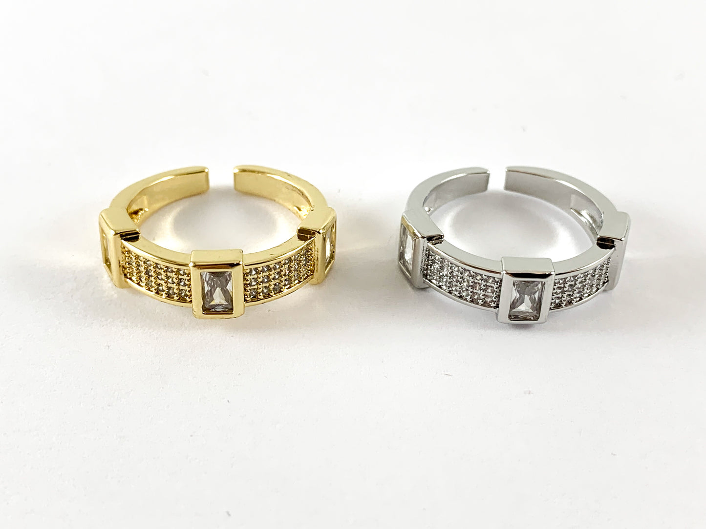 Anillo ajustable con pavé de circonita cúbica de cobre chapado en oro real de 18 quilates/chapado en platino, 4 piezas