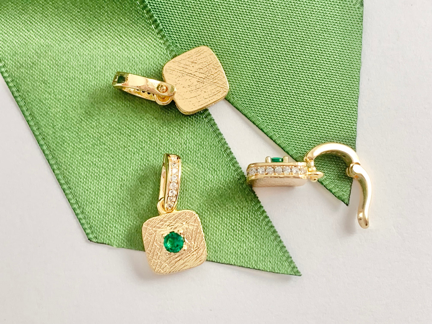 Dainty Emerald Diamond Rhinestone CZ Square Pendants with a Open Bail in 18K Gold plated Copper 6 pcs