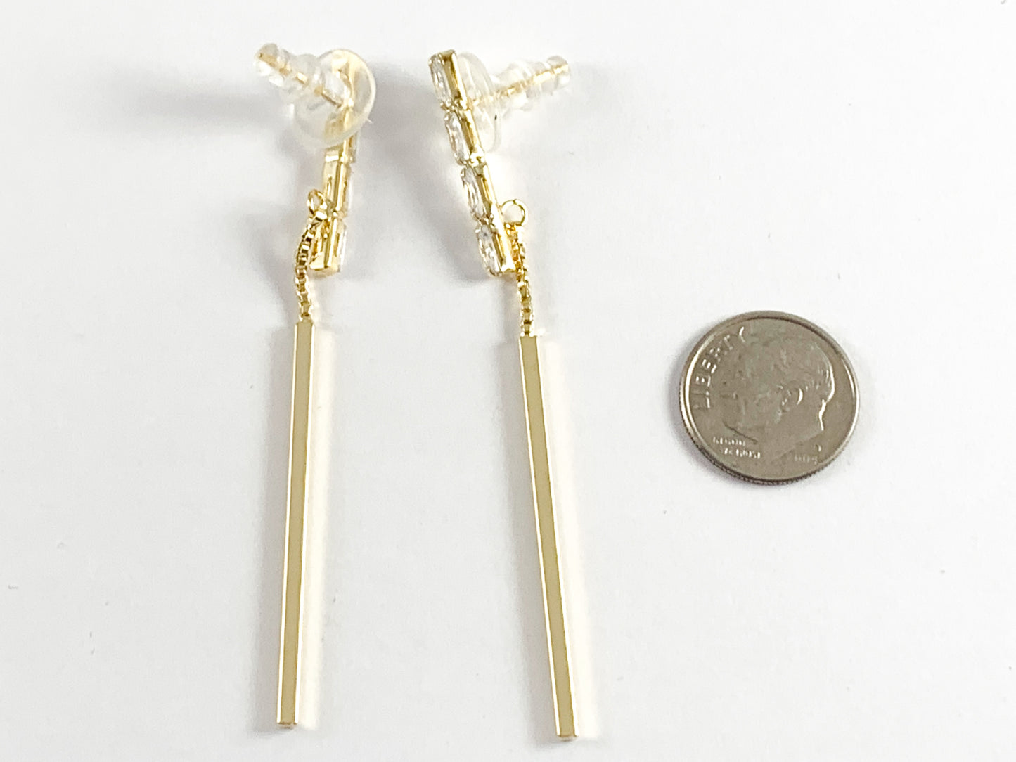 Dainty Long CZ Pave baguette Stick Dangle Aretes en oro de 18 quilates o chapado en plata sobre cobre 3 pares