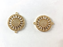 Cargar imagen en el visor de la galería, 18K Gold Plated CZ Cubic Zirconia Pave Daisy Coin Connector Over Copper 5 pcs
