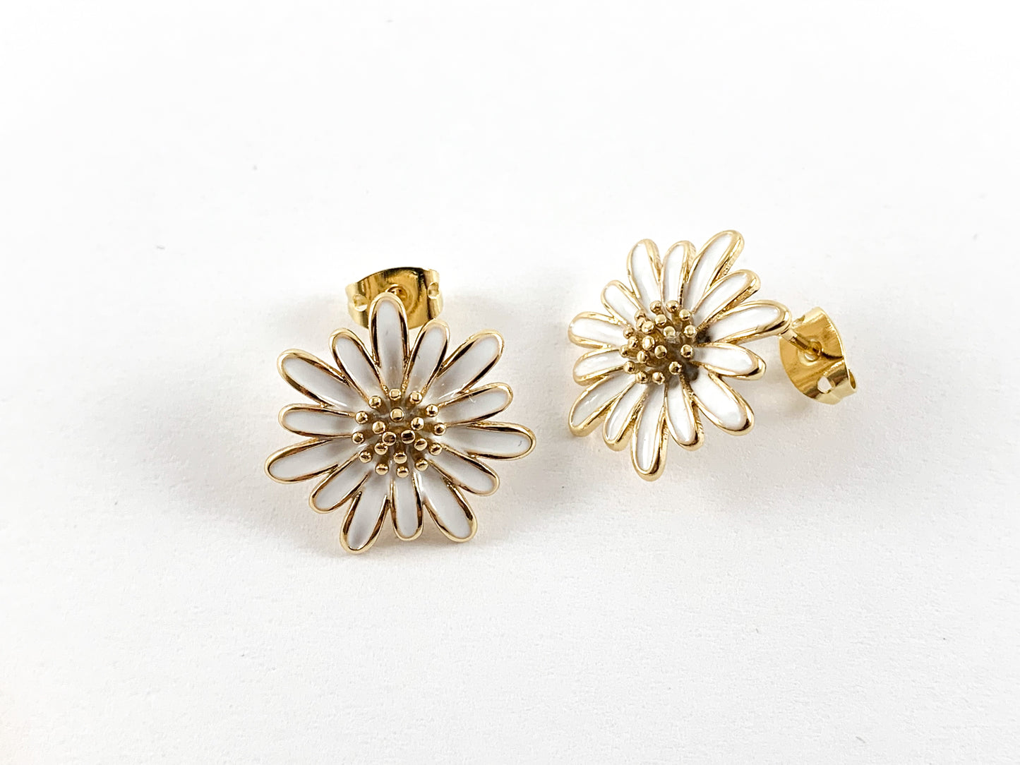 Real 18K Gold Plated Enamel Daisy Flower Earring Post Over Copper 3pairs