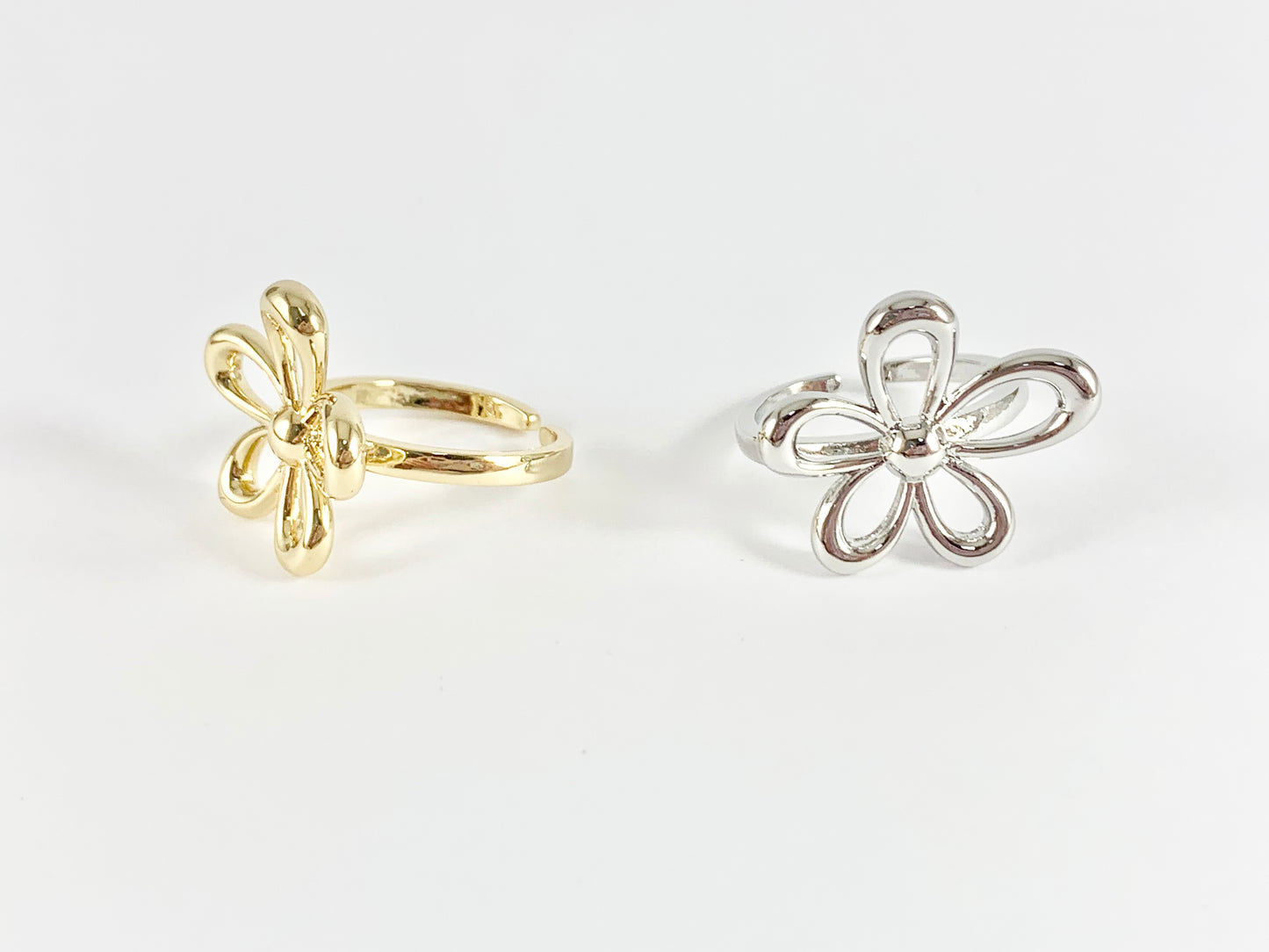 Cute Simple Flower Daisy Adjustable Rings in 18K gold or Silver plated copper 4 pcs