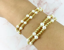 Load image into Gallery viewer, 18K Gold Plated Hematite Freshwater Pearl Glass Pearl Dainty Stretchy Bracelet 1 piece
