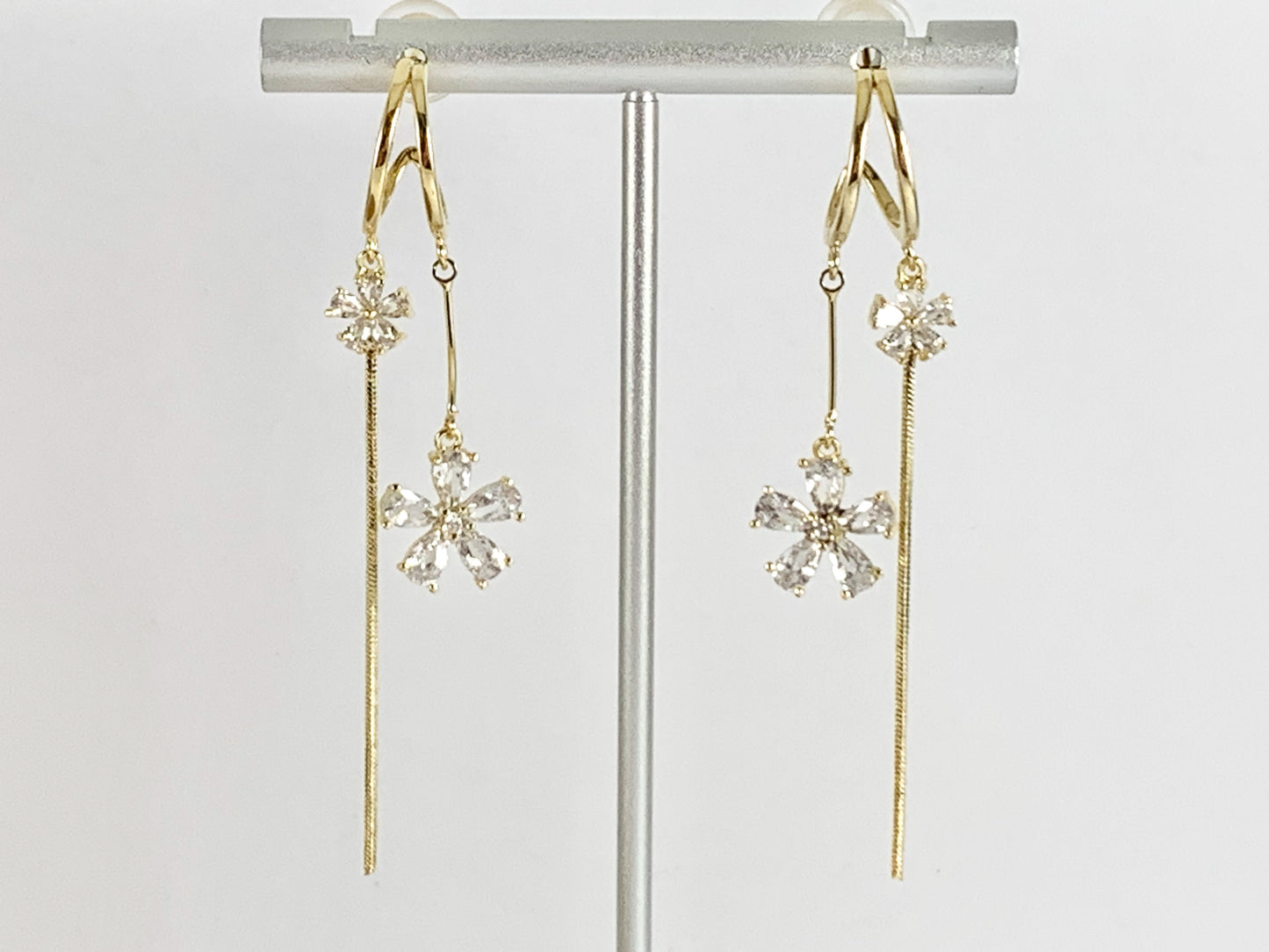 Lindos y delicados aretes largos con borlas de margaritas en cobre chapado en oro de 18 quilates, 2 pares
