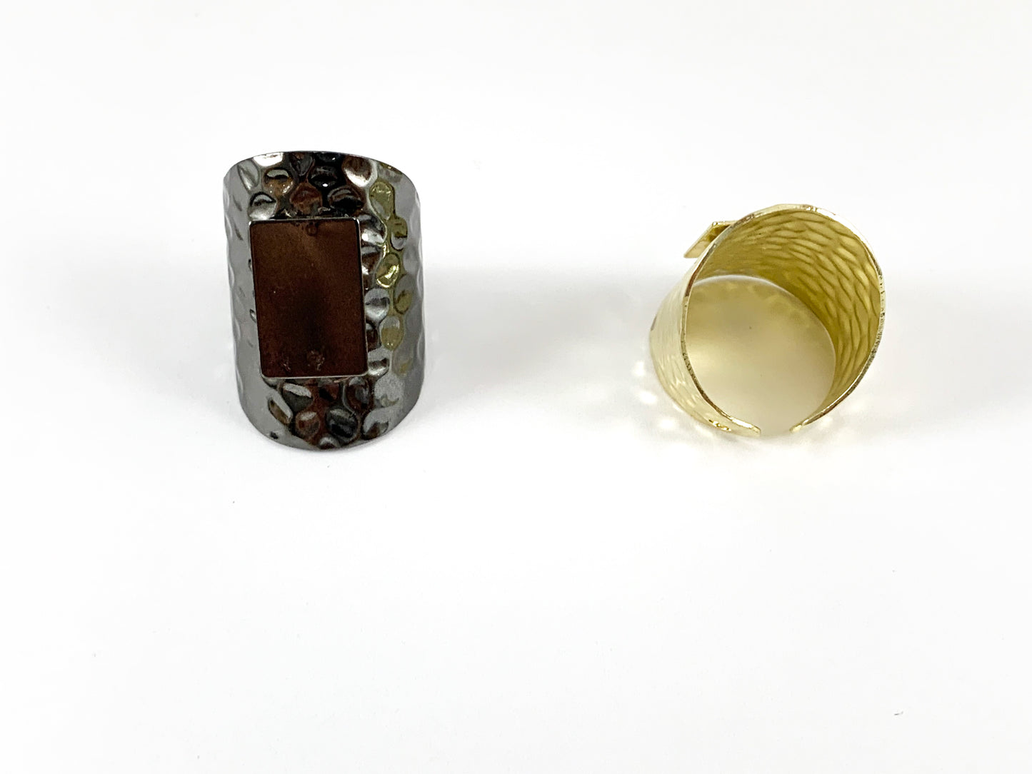 Martillado Fancy Gunmetal Mate Gunmetal Oro Bronce Plata Anillos en blanco sobre Base de cobre 10 piezas