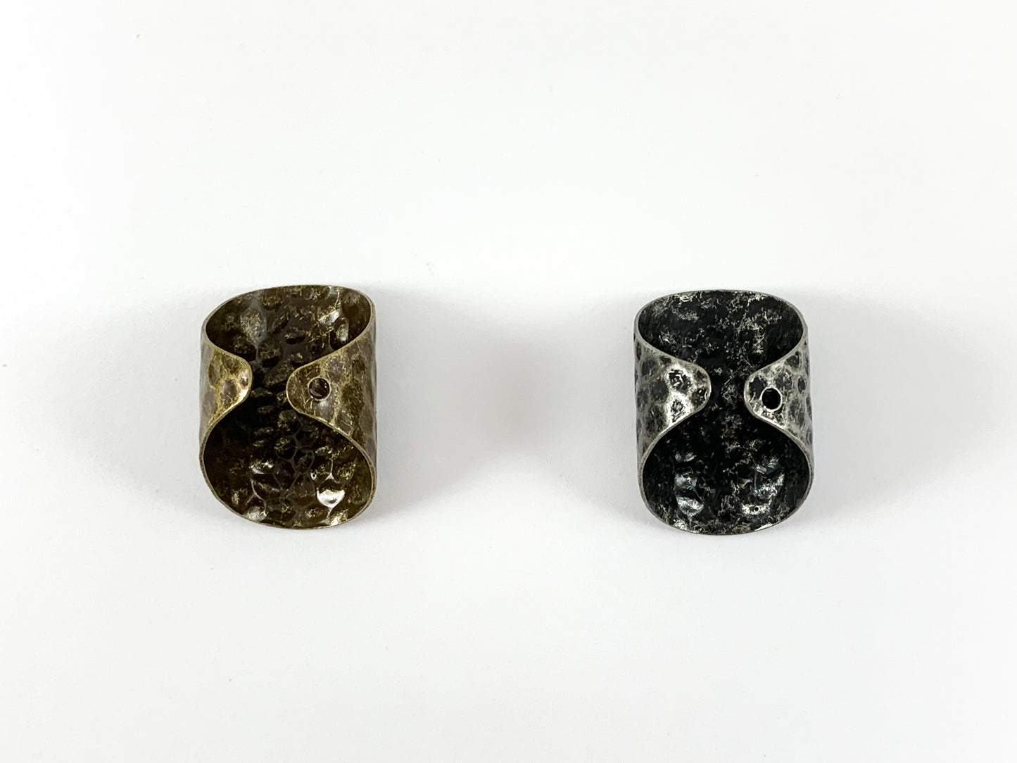 Martillado Fancy Gunmetal Mate Gunmetal Oro Bronce Plata Anillos en blanco sobre Base de cobre 10 piezas