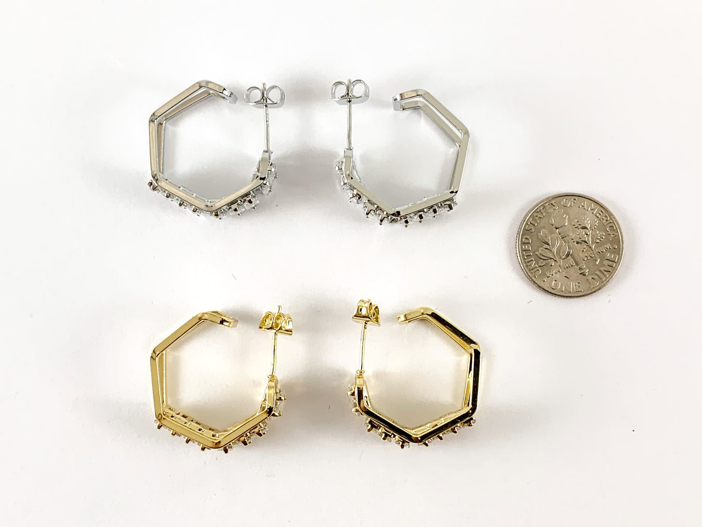 Pendiente hexagonal de latón con pavé de circonita chapada en oro real/platino de 18 quilates, 3 pares