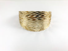 Cargar imagen en el visor de la galería, Real oro 18K chapado cobre franja filigrana brillante ajustable grueso pulsera de lujo puños 2 piezas
