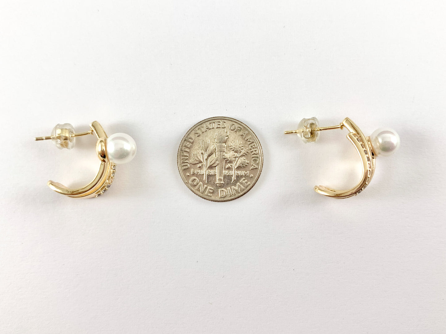 Sofisticados Pendientes envolventes de perlas en CZ Pave Rhinestones Cobre bañado en oro o plata de 18 quilates 3 pares
