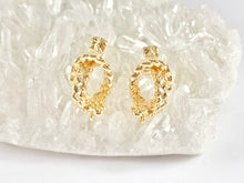 Load image into Gallery viewer, Knotted Roped Earring Findings Component with Loop in 18K Gold plated Copper 5 pairs
