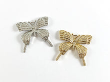 Cargar imagen en el visor de la galería, Colgante con pavé de mariposa micro CZ chapado en oro real/platino de 18 quilates sobre latón, 3 piezas
