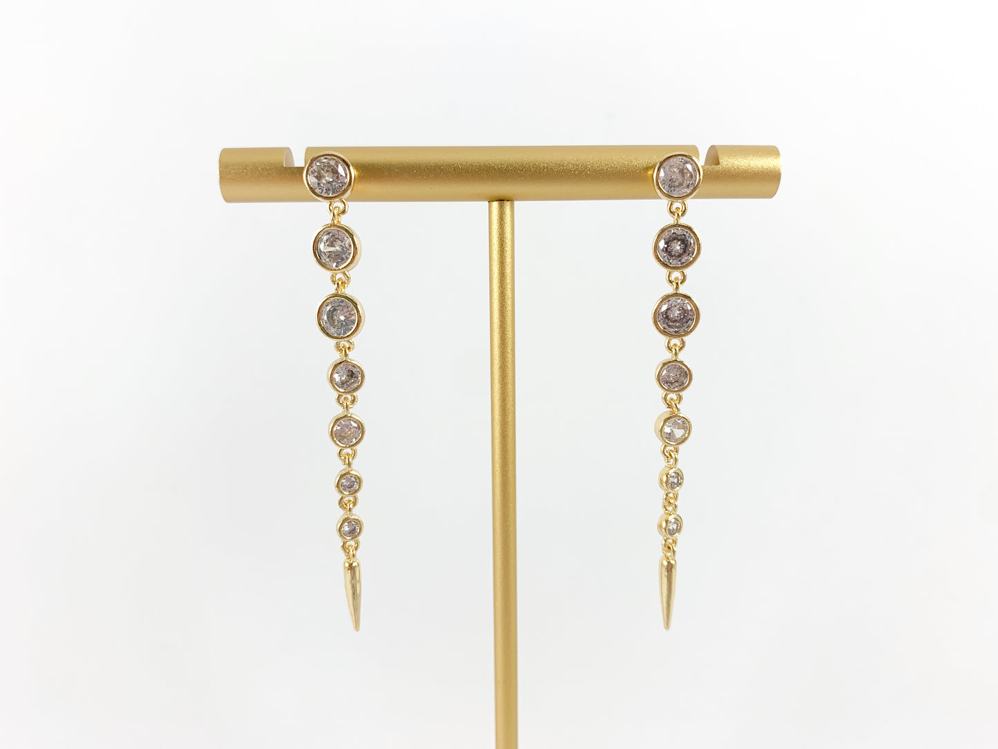 Pendientes largos con eslabones de cadena de monedas y punta pavimentada con circonita cúbica en oro de 18 quilates o chapado en plata sobre cobre, 3 pares