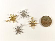 Cargar imagen en el visor de la galería, Colgante con pavé de estrella en ráfaga de micro circonita chapado en oro real / platino de 18 quilates sobre latón, 6 piezas
