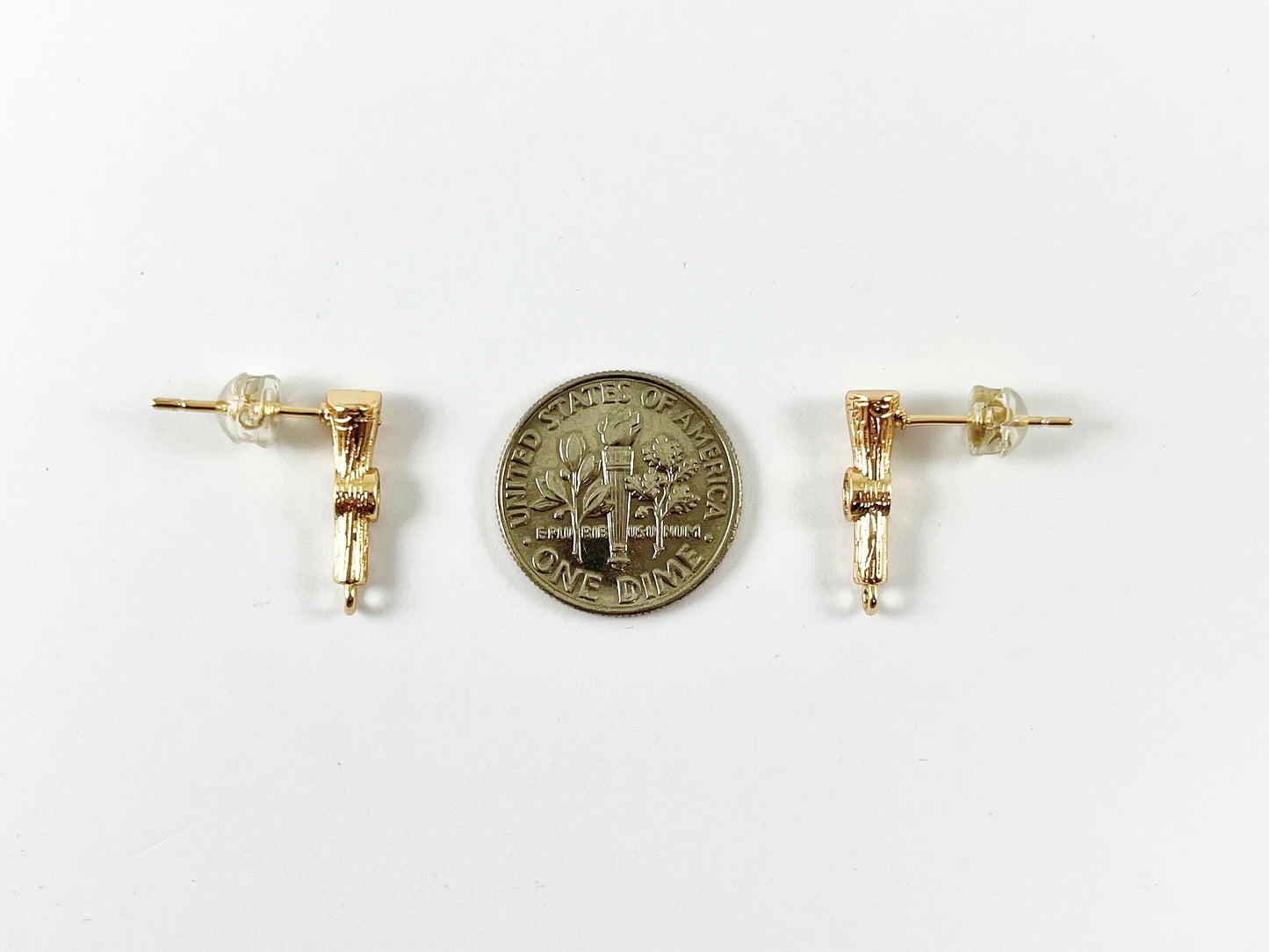 Rama de oro con componente de perno prisionero de arete pavimentado de circonita cúbica sobre cobre, 5 pares