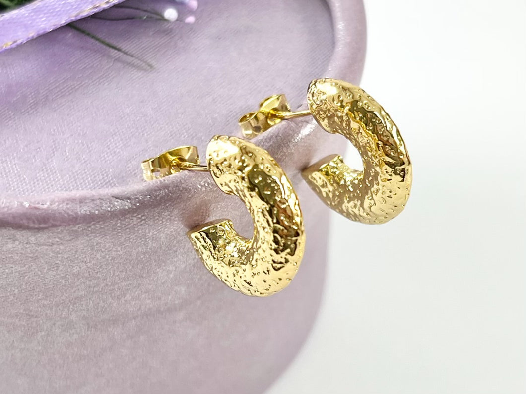 Pendientes huggies minimalistas de oro en cobre bañado en oro de 18k 5 pares