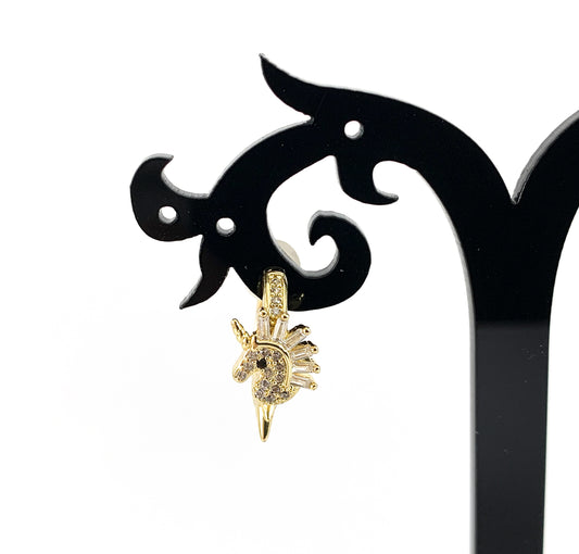 Pendientes Huggies con forma de unicornio, chapados en oro real, con circonita cúbica, sobre cobre, 3 pares